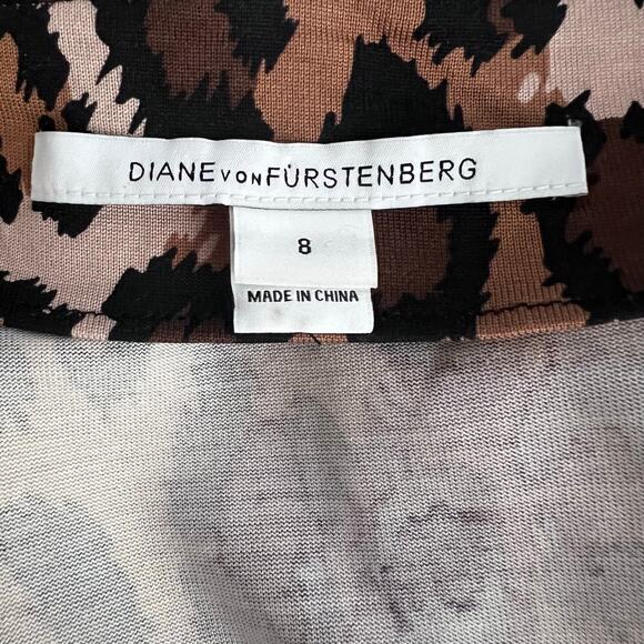 Diane von Furstenberg Women’s Silk Animal Print Midi Wrap Dress Size 8 EUC - Picture 9 of 12